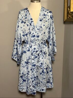 Soma Small Light Blue Floral Satin Wrap Robe